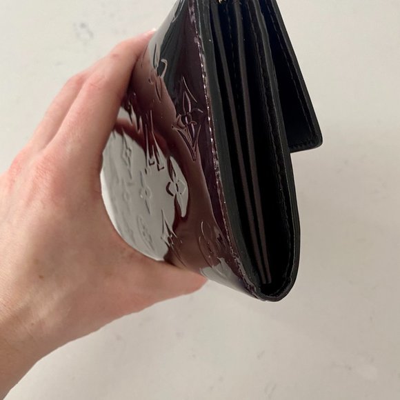 Louis Vuitton Sarah Wallet - Picture 8 of 12